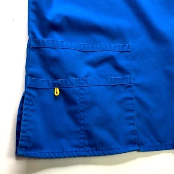 Wonderwink Spread Good Cheer True Blue Scrub Top Short Sleeve, Size (S) - Picture 3 of 6